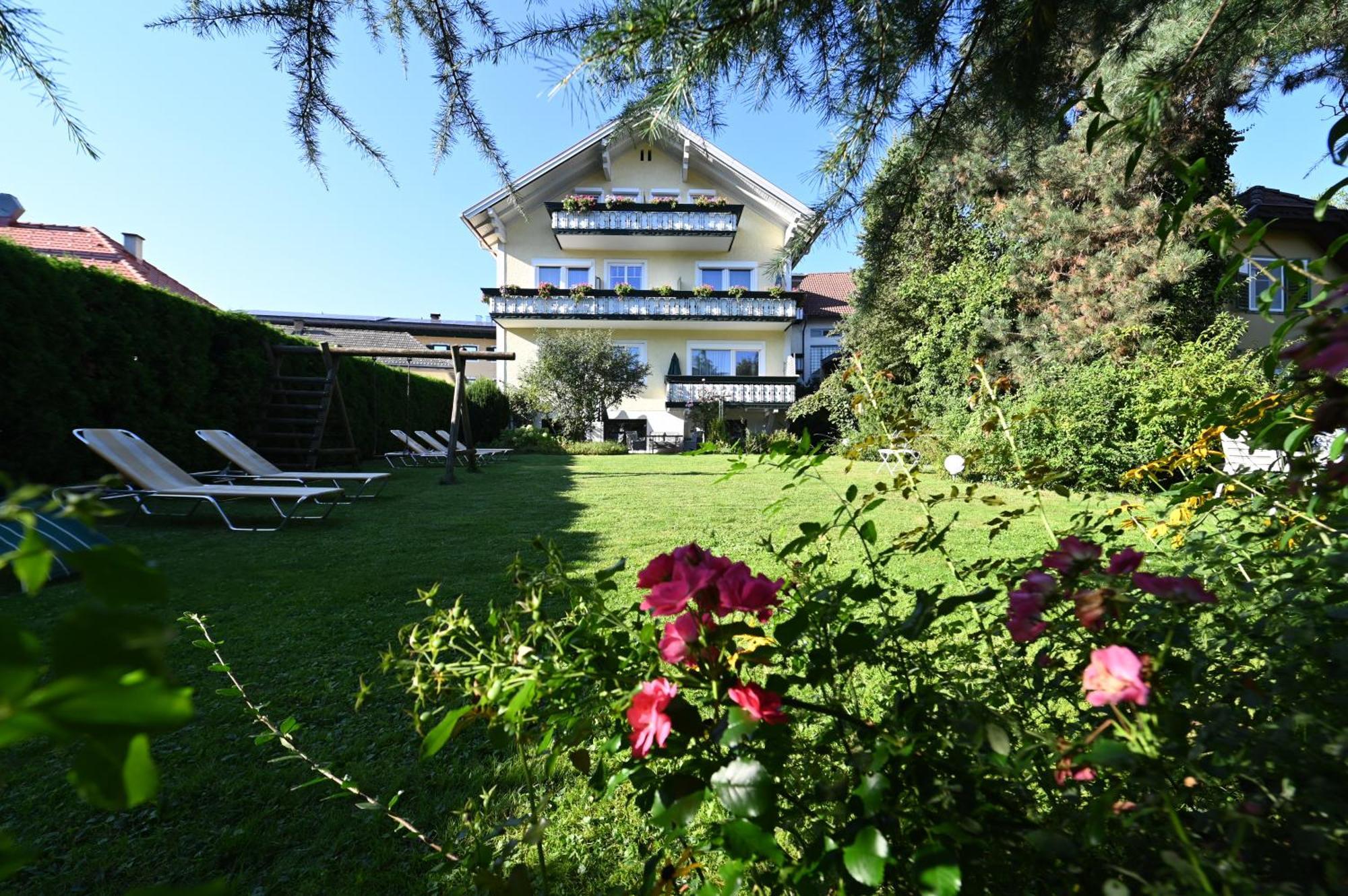Pension & Apartments Ertl Seeboden Buitenkant foto