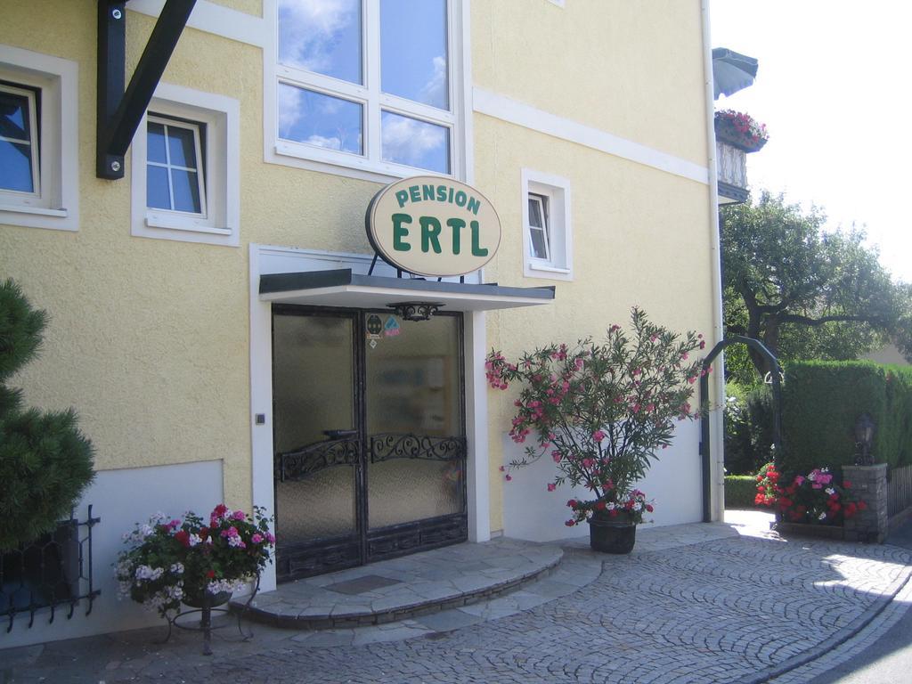 Pension & Apartments Ertl Seeboden Buitenkant foto